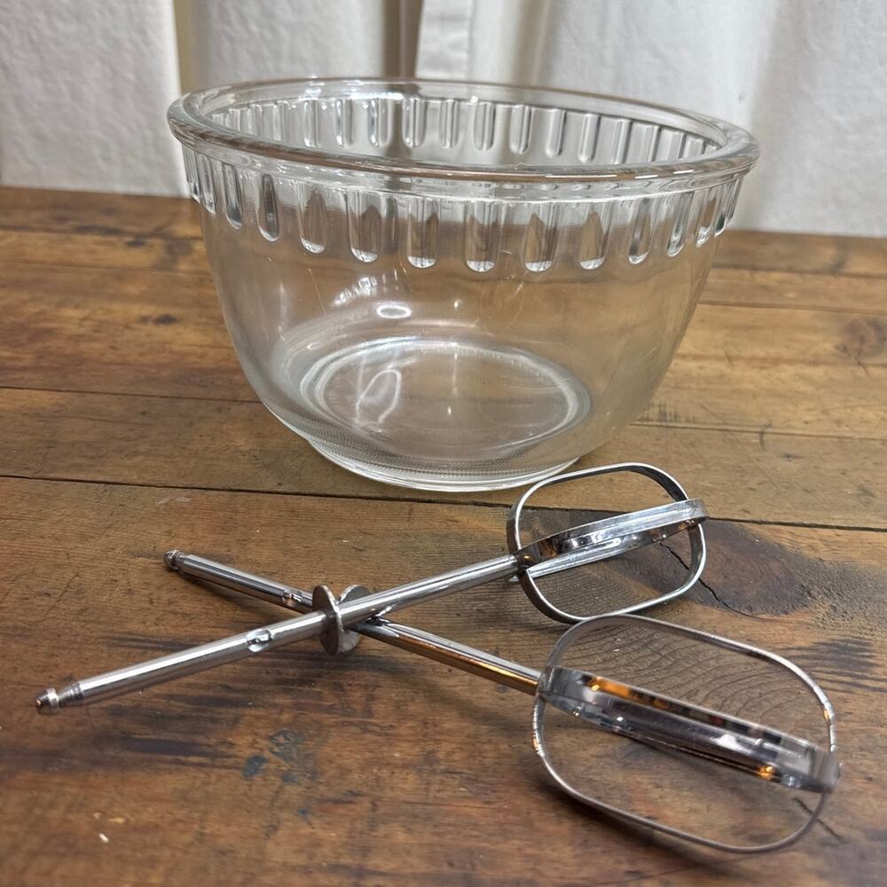 Vintage Sunbeam Mixmaster Stand Mixer Replacement Glass Mixing Bowl & Beaters